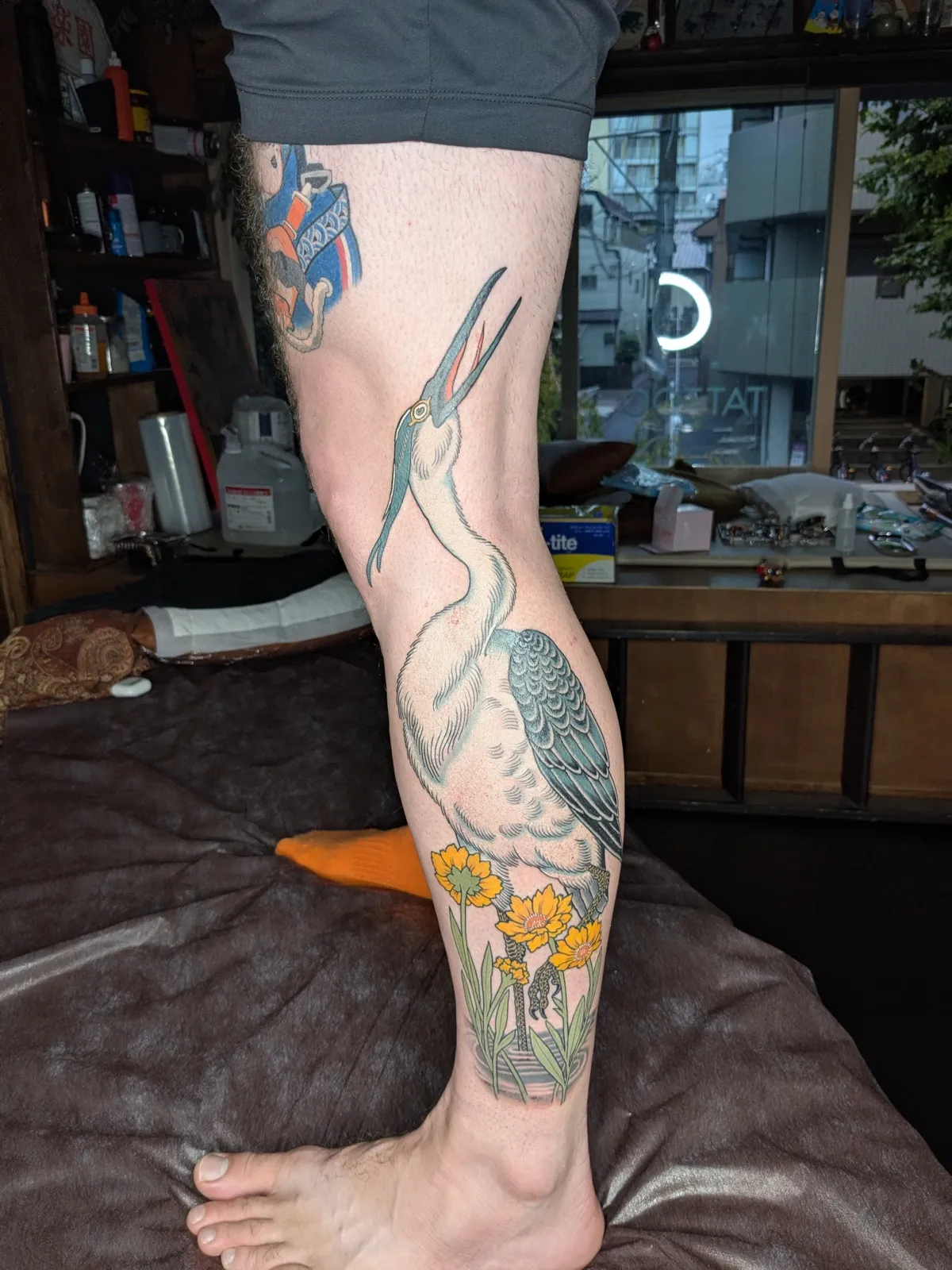 Heron (Shin, Color) — A heron standing beside irises, on the shin.（2）